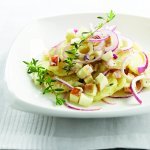 Salade de pommes de terre au thym et à la pomme