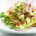 Salade de pommes de terre au thym et aux pommes