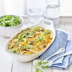 Een zomerse ovenschotel? Jawel, dit is er eentje met schijfjes aardappel, courgette en paprika. Dit in combinatie met de Belgische kazen als Flandrien jong en geitenkaas van de geitenboer, top gerechtje!