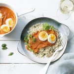 Œufs en sauce piquante et riz de chou-fleur