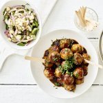 Boulettes glacées à la salade de concombre thaïe 