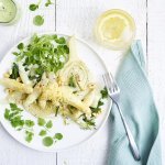 Salade d'asperges et fenouil, dressing vert au lait battu