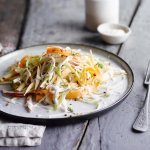 Salade de chou frais à la carotte et à la pomme
