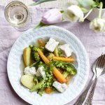 Casserole de printemps de poisson loup