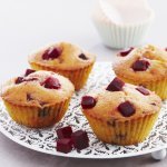 Muffins de betteraves rouges, framboises et chocolat blanc