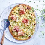 Pizza aux choux de Bruxelles et au jambon