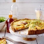 Quiche à la pâte aux amandes et noix, poire, potiron et Brugge Fleuron