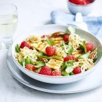 Salade aux framboises et Berloumi