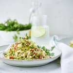 Salade de choux de Bruxelles, pomme et noisettes