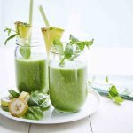 Smoothie pomme-concombre-épinards-banane