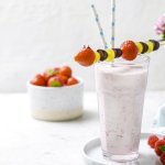 Smoothie de framboises et brochette de fruits