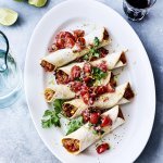 Taquitos de poulet à la salsa de tomate 