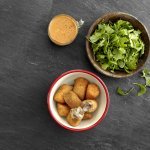 Croquettes de porc, salade folle et vinaigrette à la Kriek 