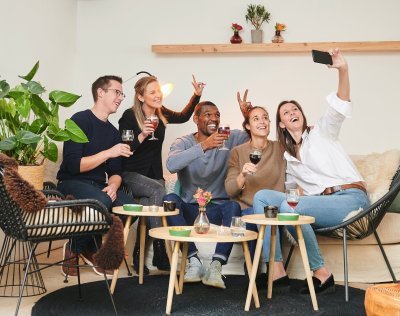 Bierproeverij met vrienden Bierproeverij met vrienden