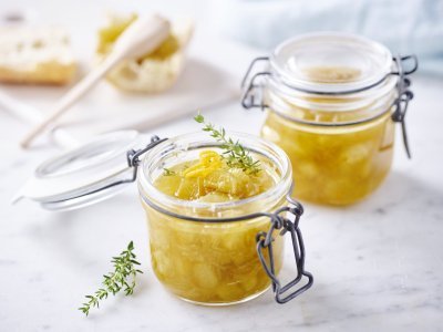 Confiture de rhubarbe à l’orange et au thym Confiture de rhubarbe à l’orange et au thym