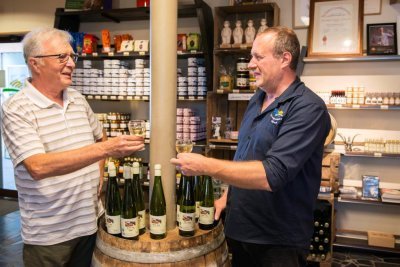 Rechts: Johnny Sterck Rechts: Johnny Sterck