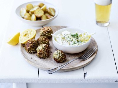 Falafels, salade de chicon et pommes de terre au four