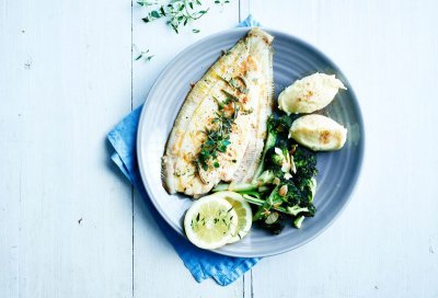 Limande-sole aux brocolis et copeaux ail-amande Limande-sole aux brocolis et copeaux ail-amande
