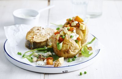 Pommes de terre en chemise, légumes hivernaux et aiglefin