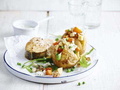 Pommes de terre en chemise, légumes hivernaux et aiglefin