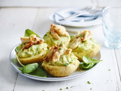 Pommes de terre fourrées au brocoli et dés de poulet