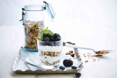 Granola aux fruits et yaourt