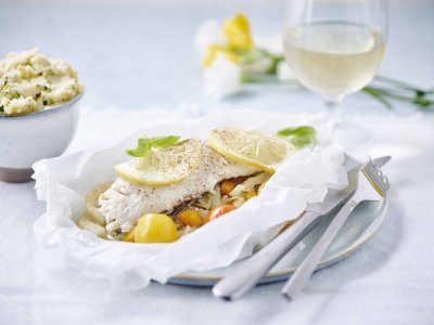 Papillote de grondin perlon au fenouil et aux tomates Papillote de grondin perlon au fenouil et aux tomates