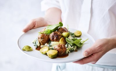 Purée d'épinards et boulettes liégeoises