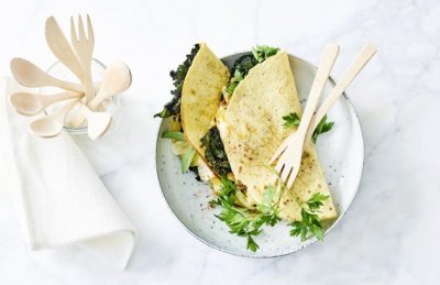 Tortilla à l’étuvée de chou de Savoie, chou frisé grillé et Brugge Fleuron Tortilla à l’étuvée de chou de Savoie, chou frisé grillé et Brugge Fleuron
