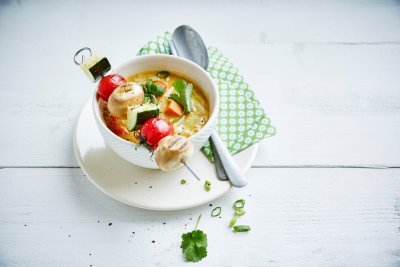 Curry de chicon et brochettes de légumes
