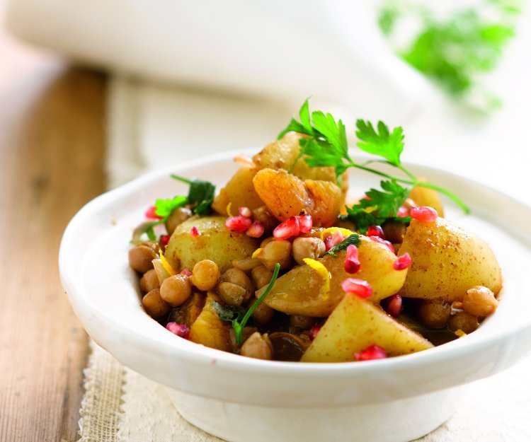 Tajine de pommes de terre aux abricots secs et grenade