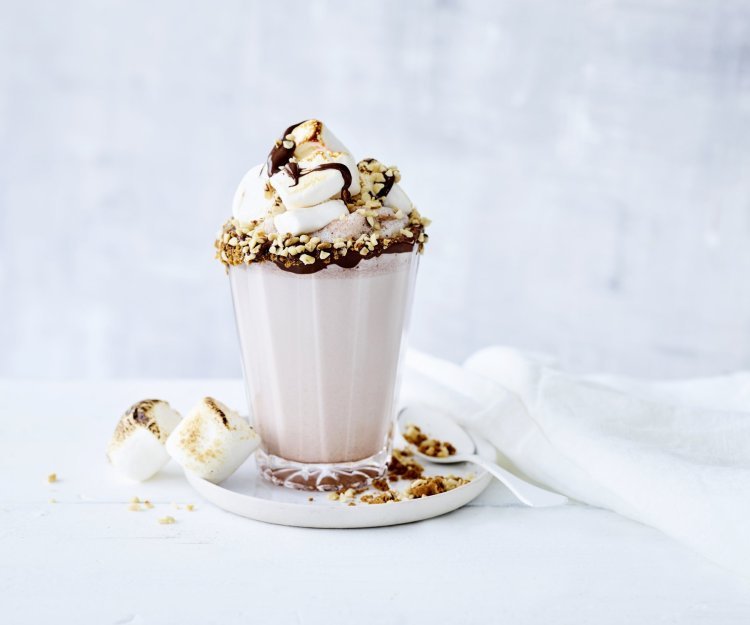 Milkshake au chocolat belge et marshmallows grillés