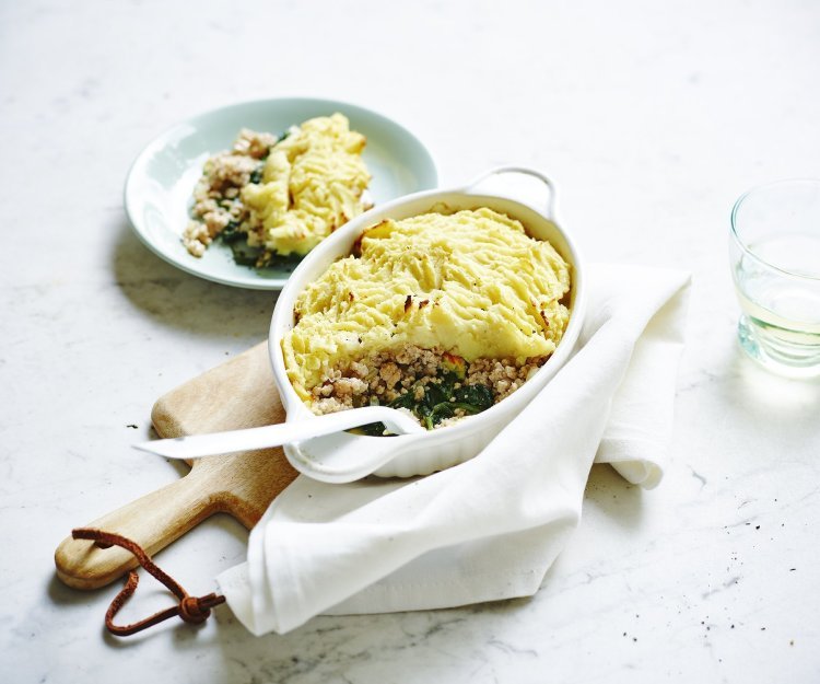 Gratin de pommes de terre, épinards et haché