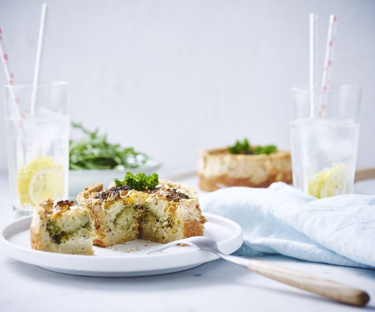 Petite quiche de pain au brocoli et au poivron