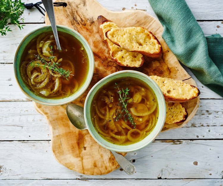 Soupe à l’oignon et pain toasté au fromage