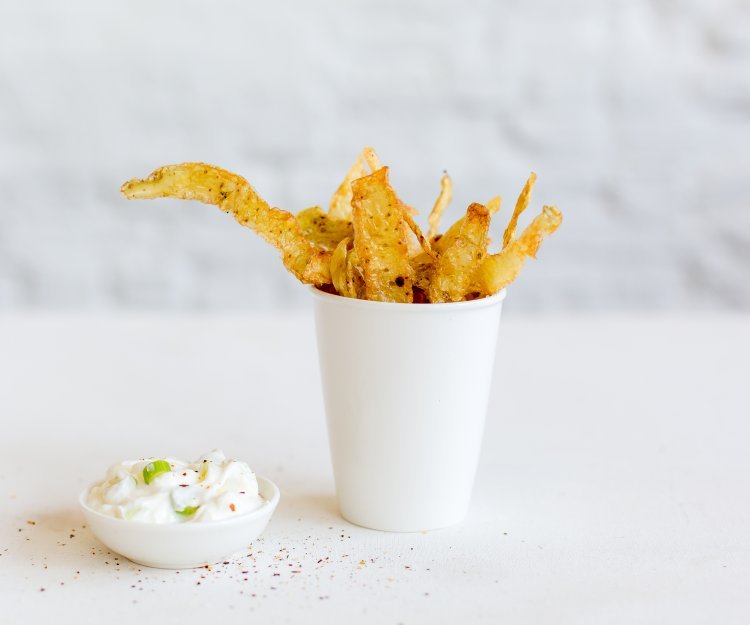 Chips et sauce à la crème épaisse