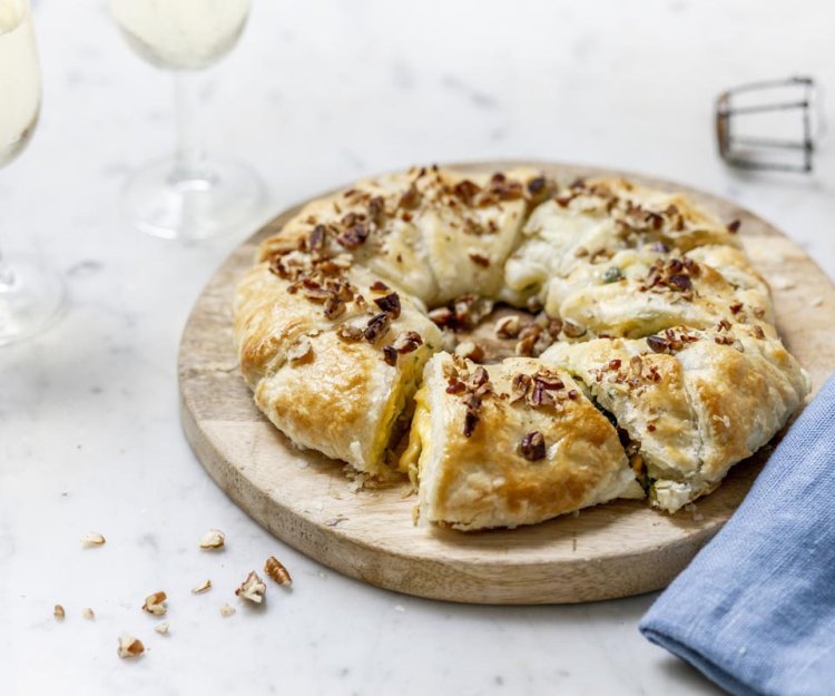 Couronne feuilletée farcie aux fromages belges