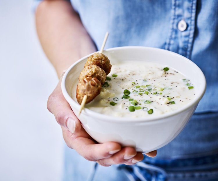 Soupe de chou-fleur et boulettes de porc