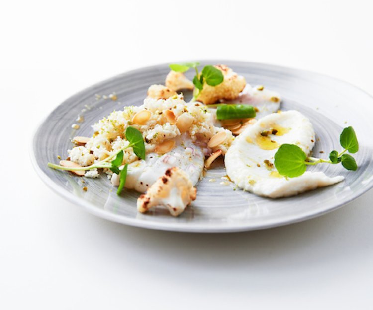 Ceviche van zeetong met drie structuren van bloemkool Ceviche van zeetong met drie structuren van bloemkool