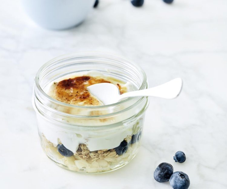 Crème brûlée de yaourt au granola