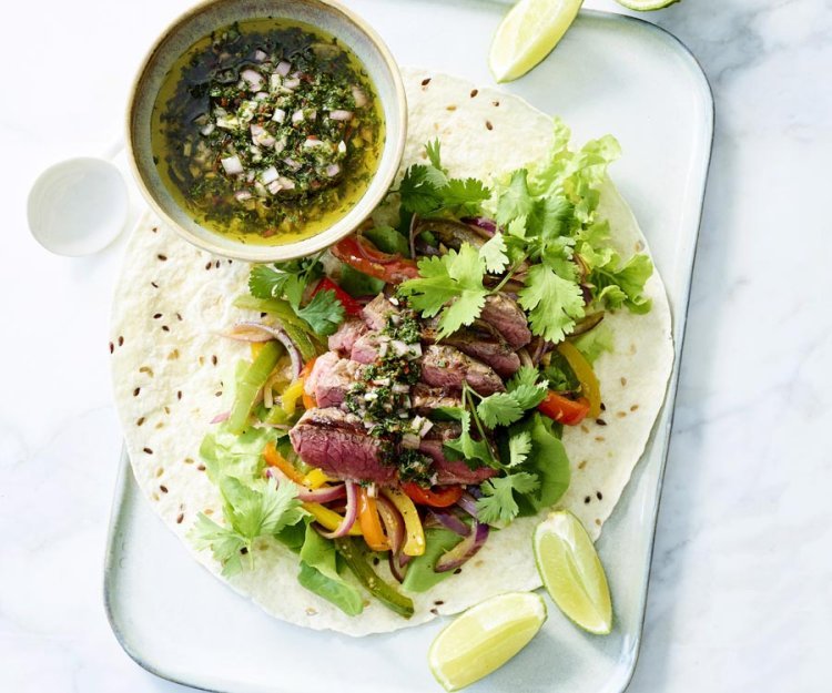 Fajitas au bœuf et à la sauce chimichurri Fajitas au bœuf et à la sauce chimichurri