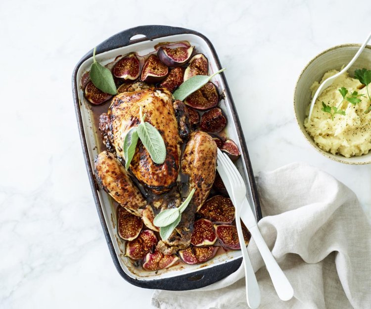 Poulet mariné farci aux figues et aux châtaignes Poulet mariné farci aux figues et aux châtaignes