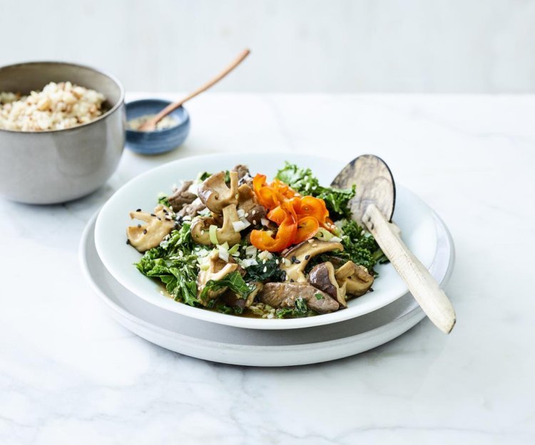 Wok de lanières de bœuf au chou frisé