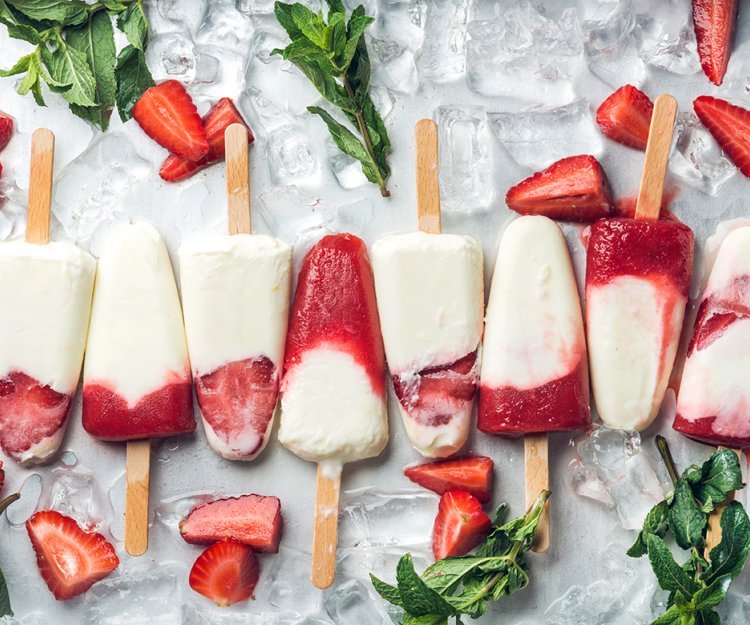 Glace à l’eau aux fraises et au yaourt