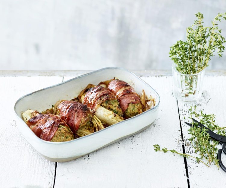 Chicons à la liégeoise, farcis au haché et lard Chicons à la liégeoise, farcis au haché et lard