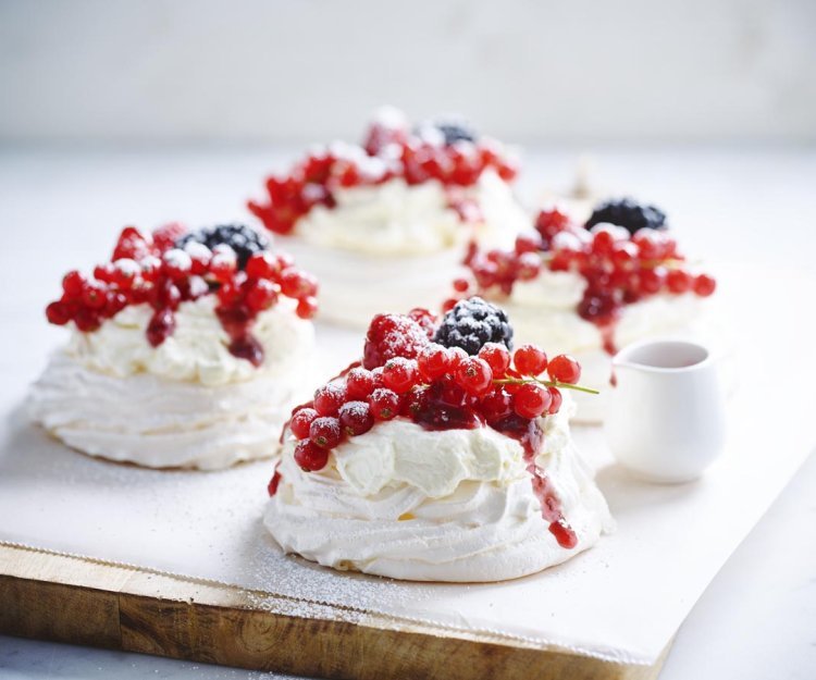 Meringues aux fruits rouges