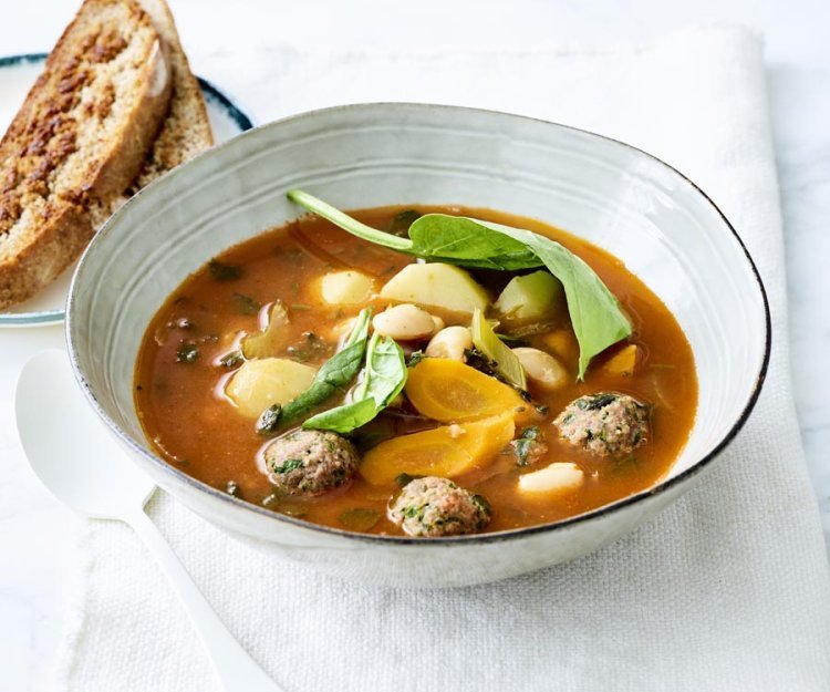 Minestrone aux boulettes de viande