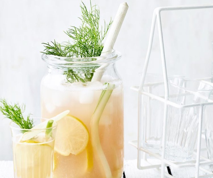 Mocktail au fenouil et à la rhubarbe Mocktail au fenouil et à la rhubarbe