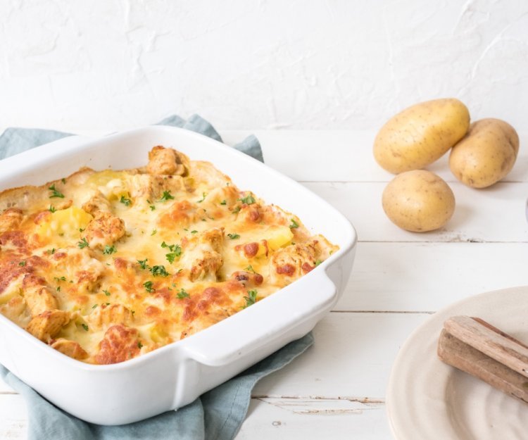 Gratin de pommes de terre, poireau et dés de poulet