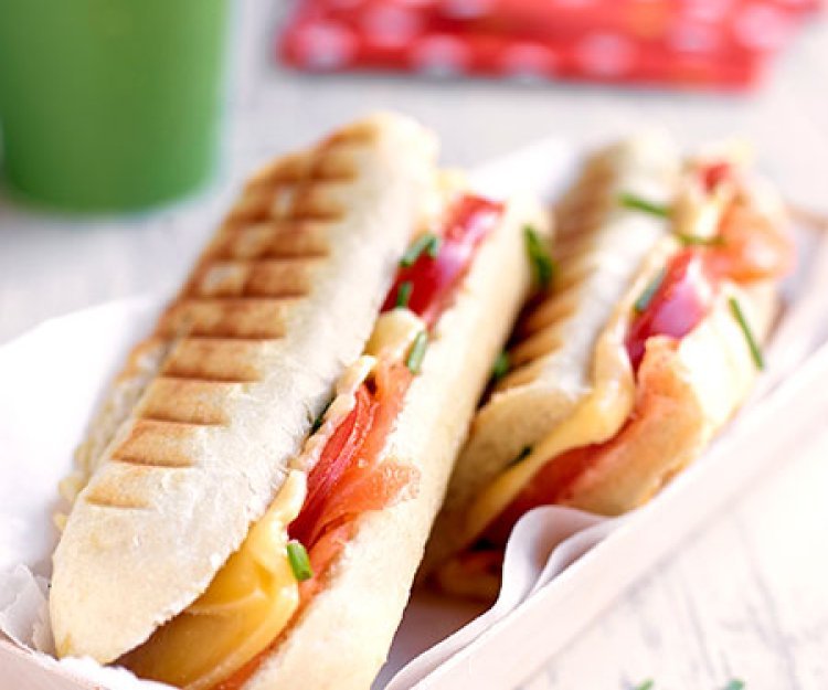 Paninis au Passendale, tomates et saumon fumé